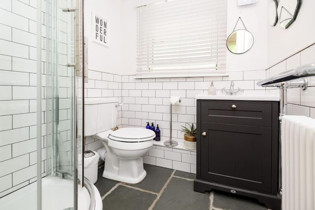 Bijou Coastal Apartment In Polperro With Hot Tub Onsite Parking Downhill Walk To Village Ngoại thất bức ảnh