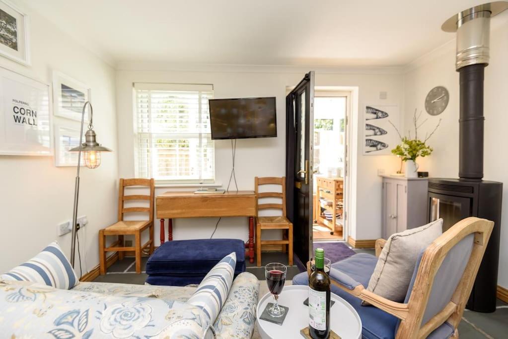 Bijou Coastal Apartment In Polperro With Hot Tub Onsite Parking Downhill Walk To Village Ngoại thất bức ảnh